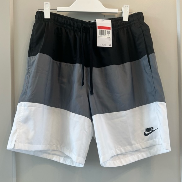 NWT Nike Men’s Loose Fit at Knee Length Athletic Shorts - Picture 1 of 6